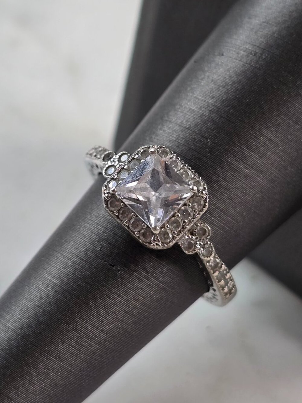Womens Vintage Estate Sterling Silver CZ Ring 3.8g E6699